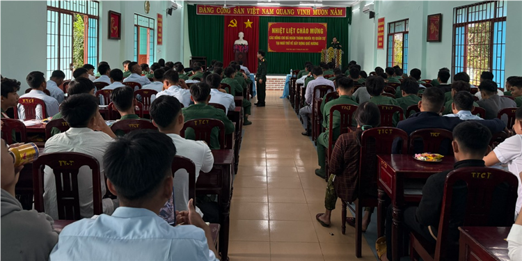 Hội nghị tư vấn việc làm cho thanh niên hoàn thành nghĩa vụ quân sự tại ngũ trở về địa phương (TP Phan Rang - Tháp Chàm, huyện Ninh Hải, huyện Ninh Sơn, huyện Thuận Bắc)